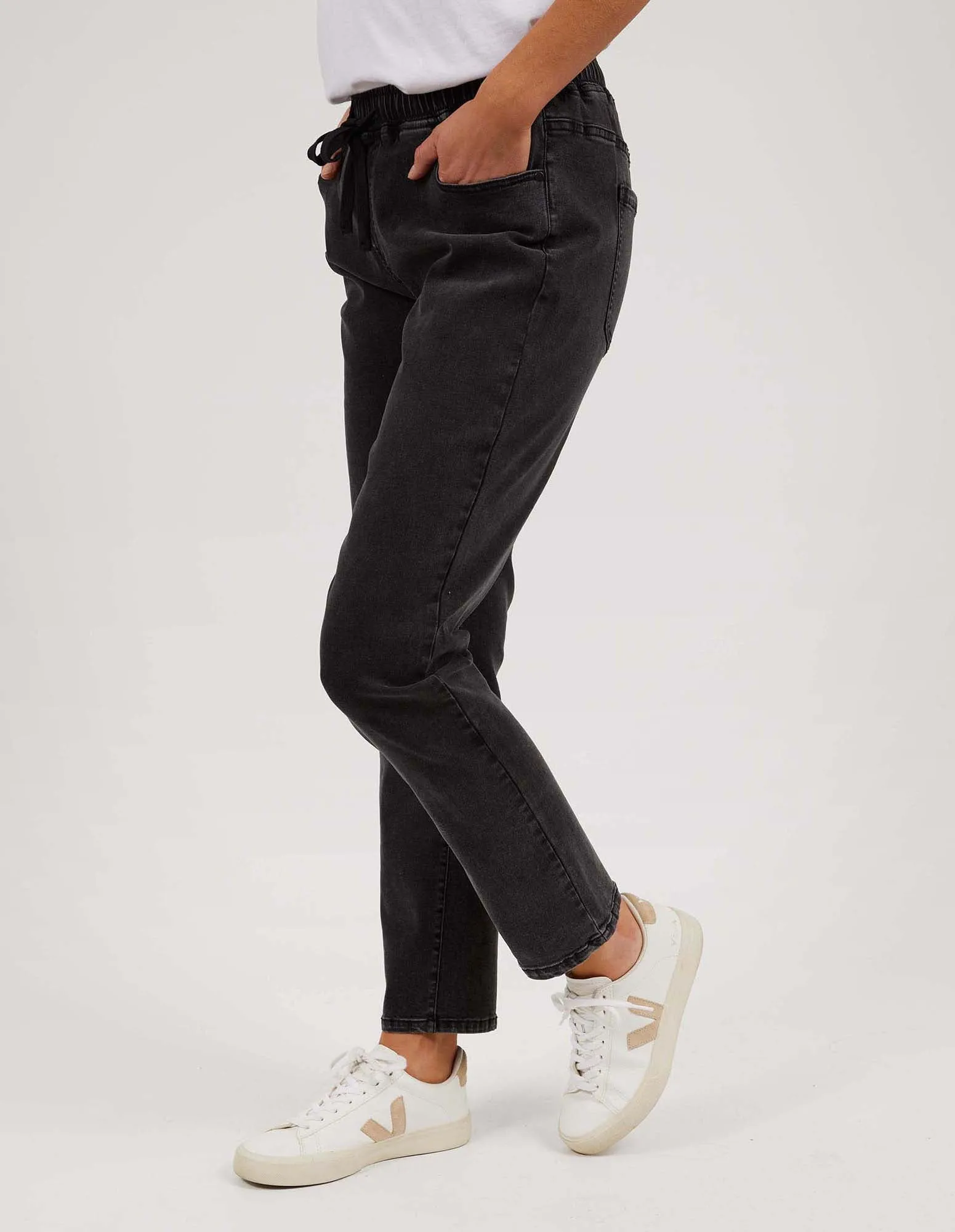 Foxwood Juliette Jogger Jean Washed Black