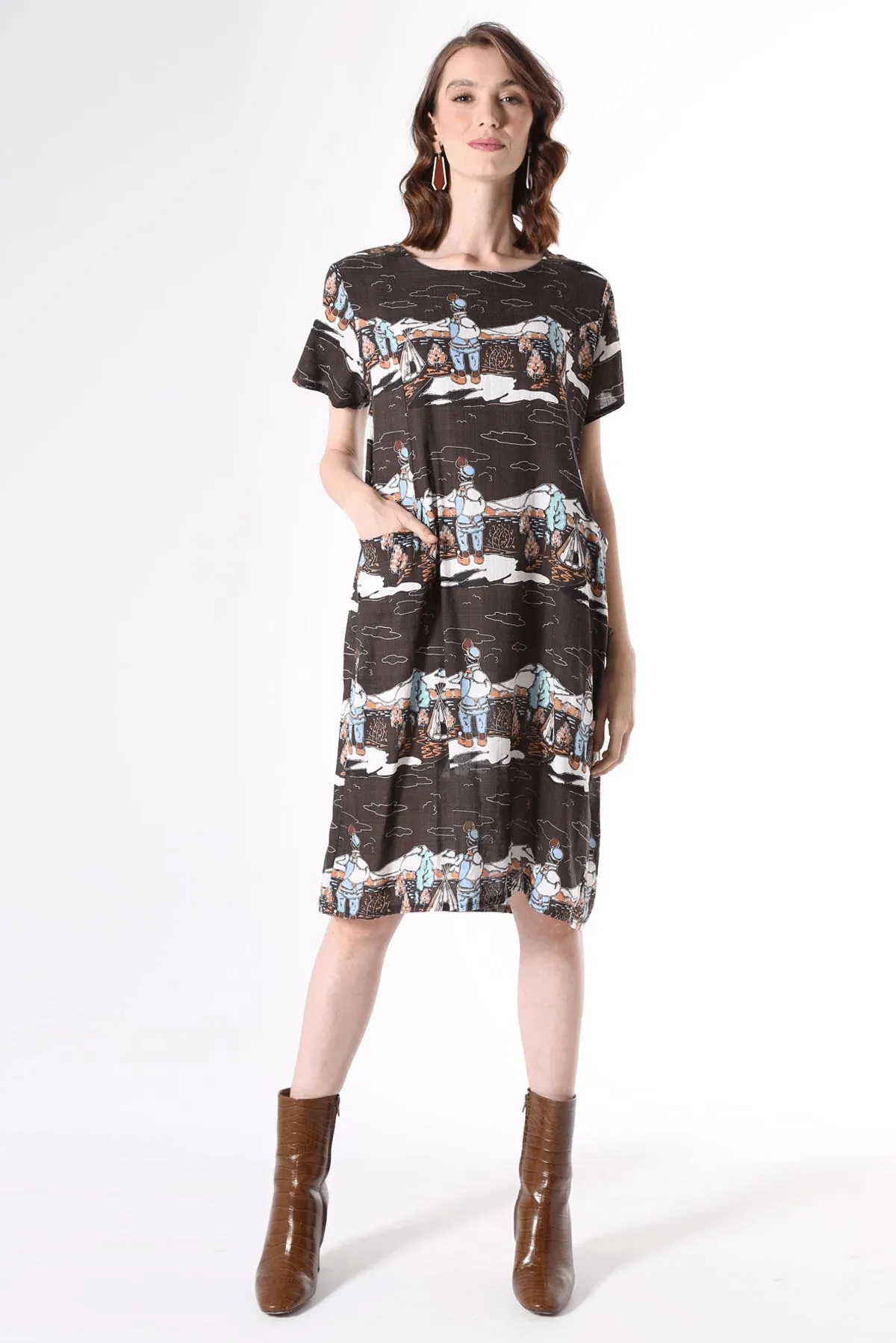 Pathfinder Shift Dress in Seersucker