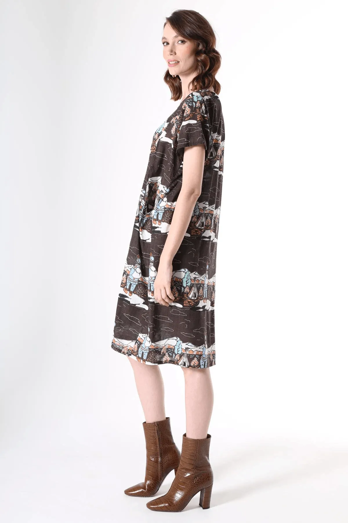 Pathfinder Shift Dress in Seersucker