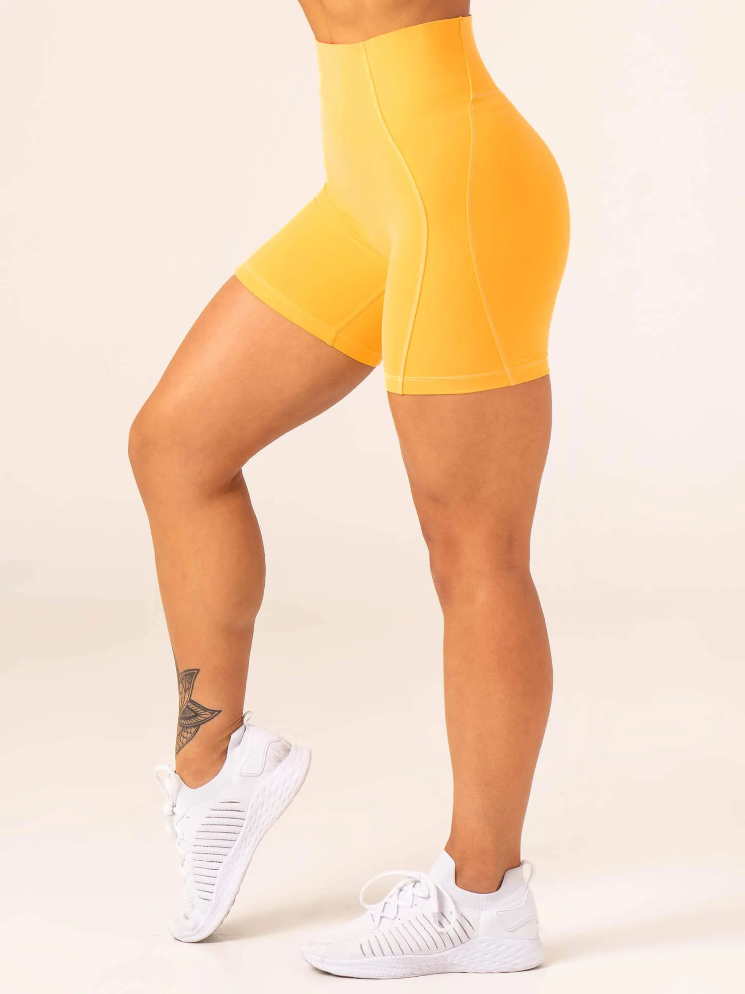 Stride High Waisted Shorts - Honeycomb