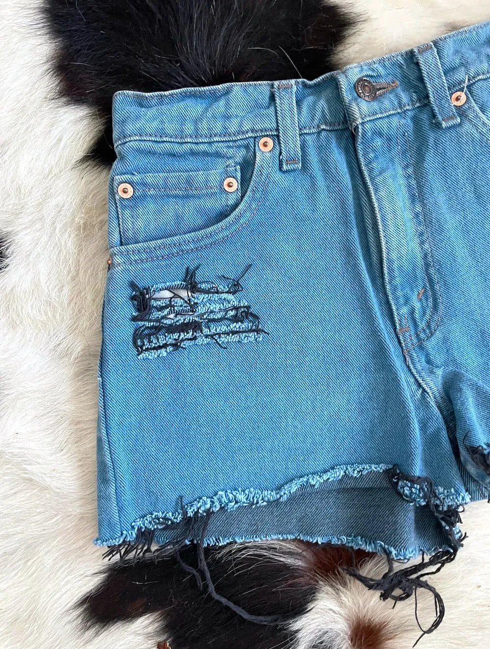 Vintage 90s Teal Shredded High-Waist Levi's Cut-Off Shorts -- Size 27